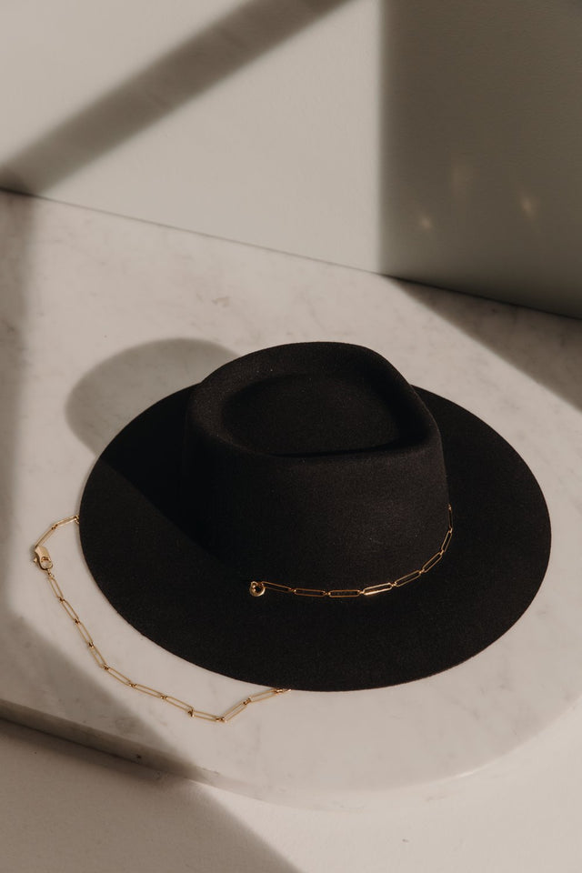 Cappello nero Van Palma