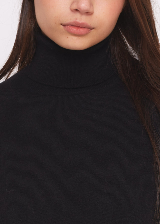 Maglia nera Laura Urbinati