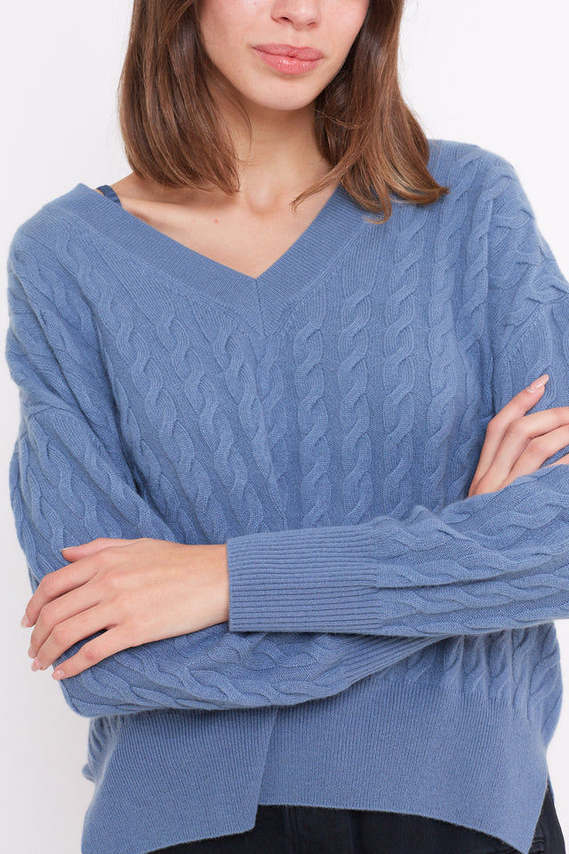Blue sweater Allude